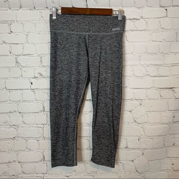 Victoria’s Secret Pink ultimate yoga gray workout capris size XS - Picture 1 of 6